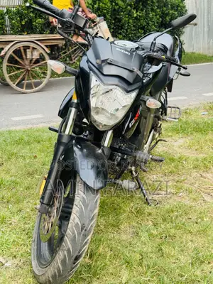 সুজুকি জিক্সার মনোটোন ২০২৪ ব্ল্যাক