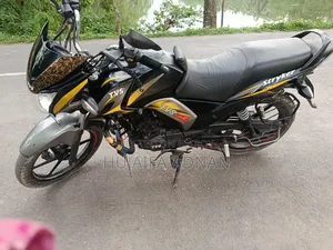 TVS Stryker 125 2020 Yellow