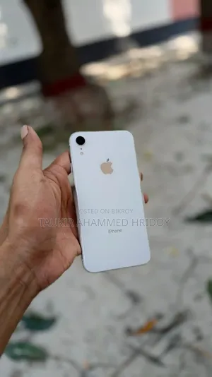 Apple iPhone XR 64 GB White