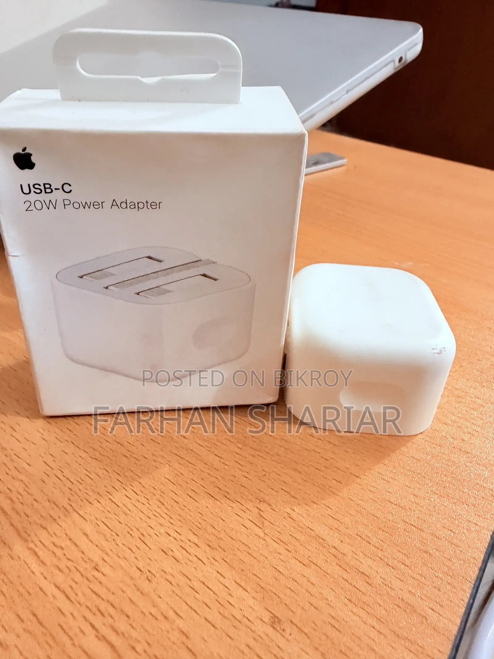 Apple Orginal 20w Adapter From Gadget and Gear