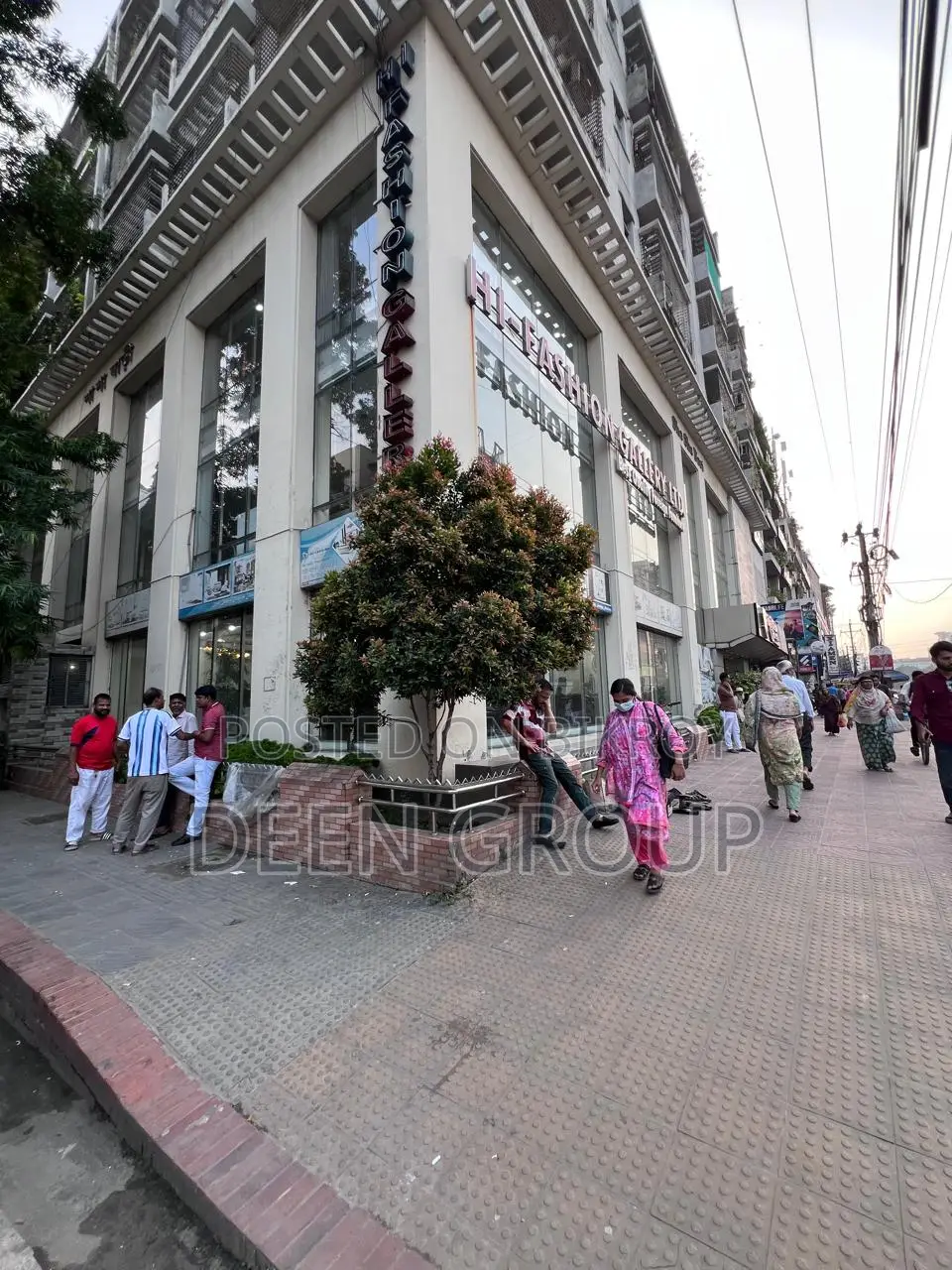 বাণিজ্যিক জায়গা বিক্রয়