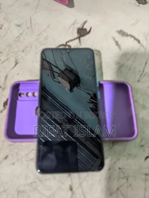 ভিভো ওয়াই১৭ ২৫৬ জিবি সাদা