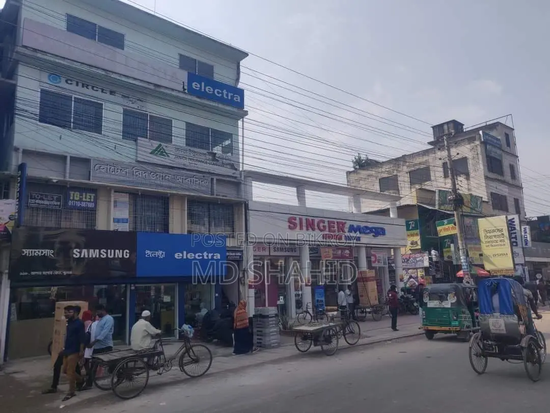 2100 Square Feet Commercial Space for Rent