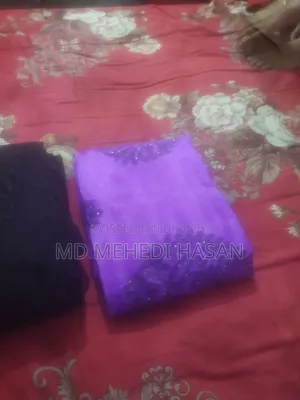 ২টি শাড়ী বিক্রয় করা হবে (১টা পিওর সিল্কও আরেকটা হাফ সিল্ক শাড়ী)
