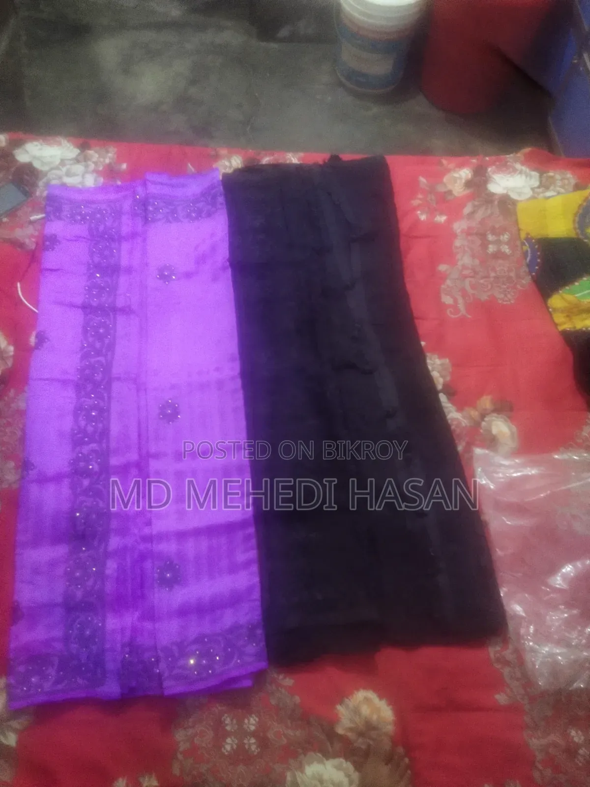 ২টি শাড়ী বিক্রয় করা হবে (১টা পিওর সিল্কও আরেকটা হাফ সিল্ক শাড়ী)