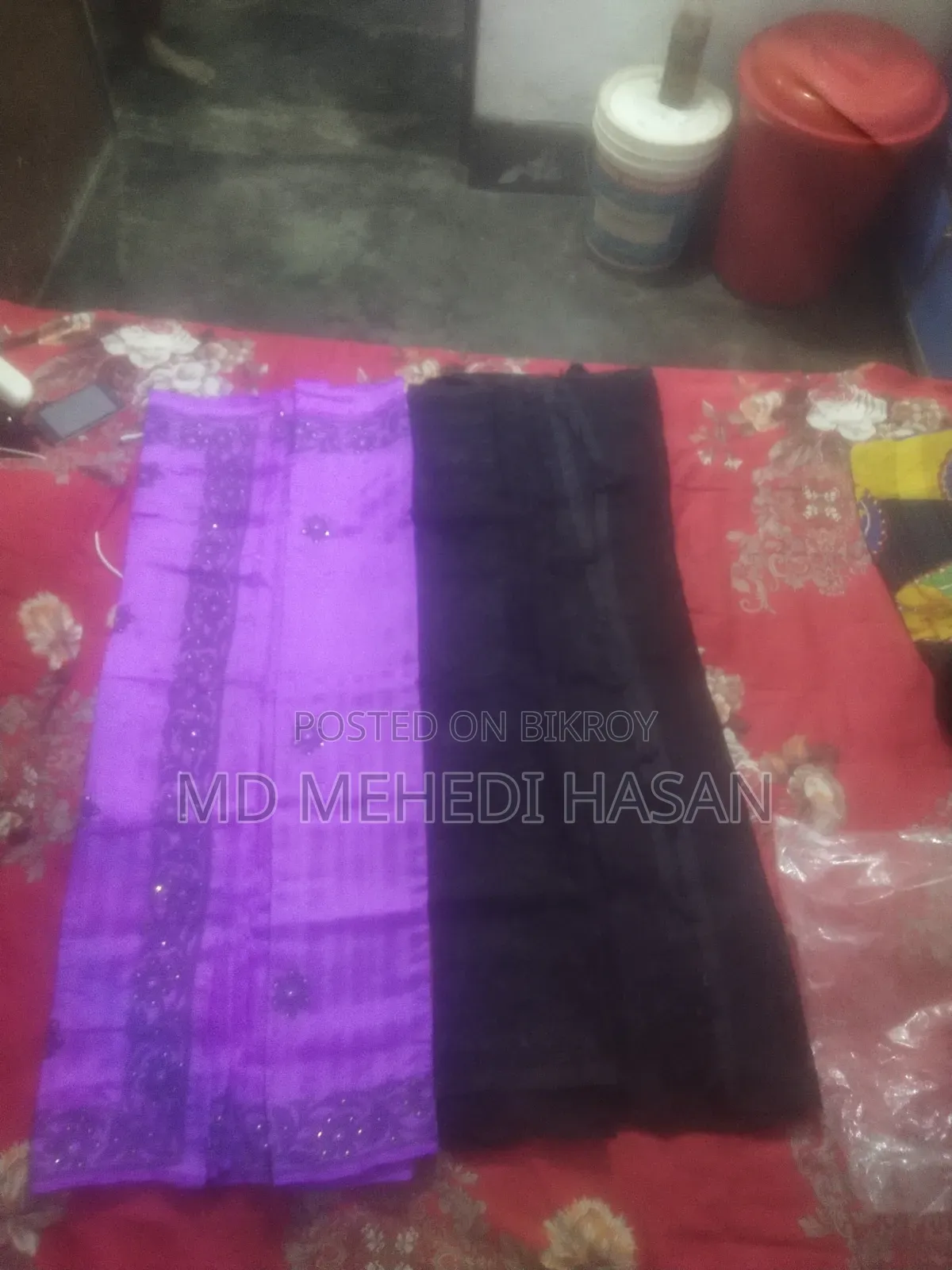 ২টি শাড়ী বিক্রয় করা হবে (১টা পিওর সিল্কও আরেকটা হাফ সিল্ক শাড়ী)