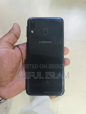 Samsung Galaxy M20 32 GB Black