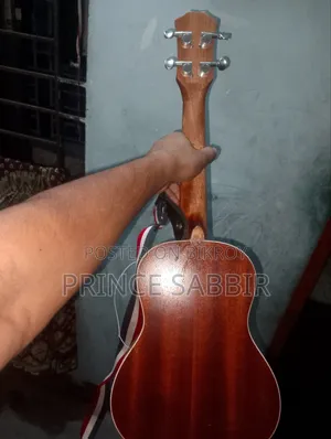 Ukulele Model 24