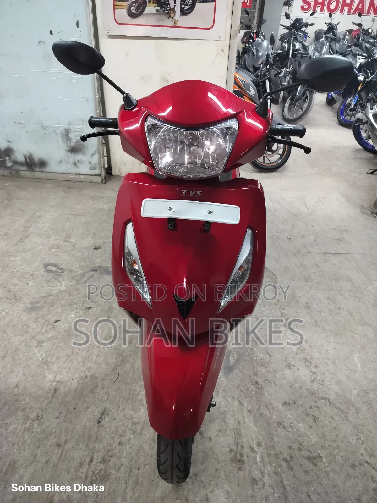 TVS 2018 Red