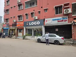বনশ্রী মেইন রোডে ৩০০০ বর্গফুট প্রিমিয়াম শো-রুম/দোকান ভাড়া