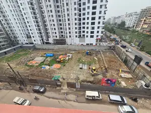 বনশ্রী মেইন রোডে ৩০০০ বর্গফুট প্রিমিয়াম শো-রুম/দোকান ভাড়া