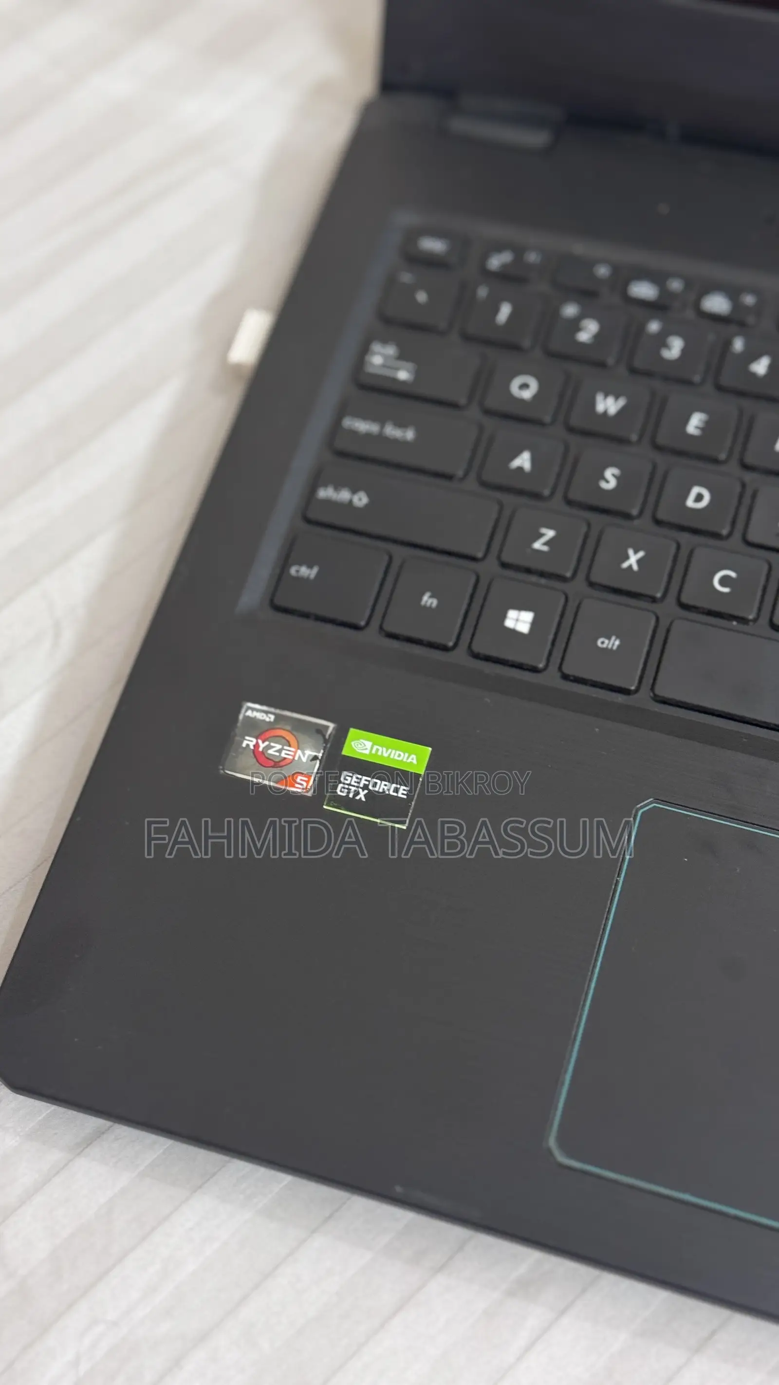 Laptop Asus A555LA 8GB AMD Ryzen 5 SSD 512GB