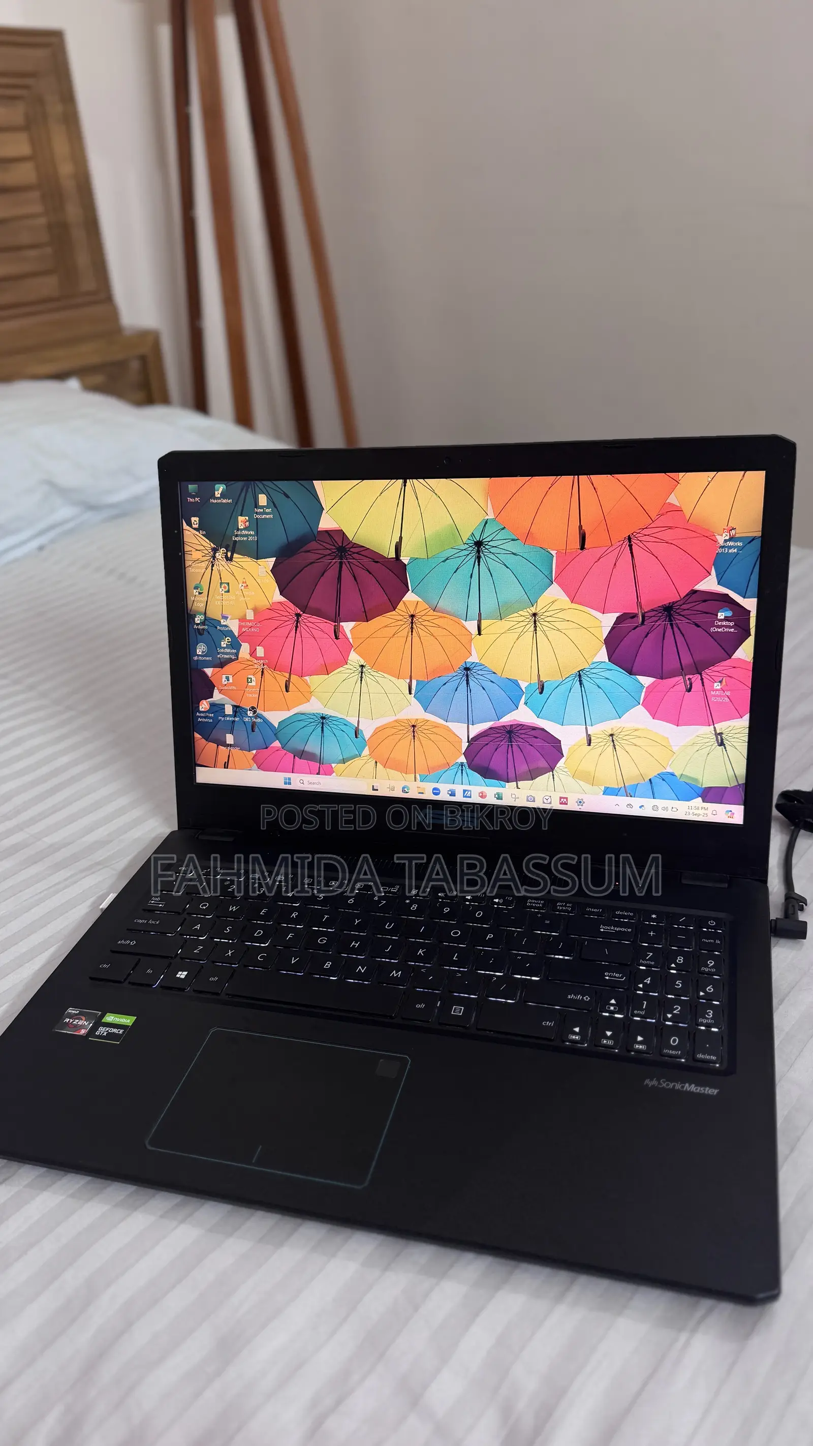 Laptop Asus A555LA 8GB AMD Ryzen 5 SSD 512GB