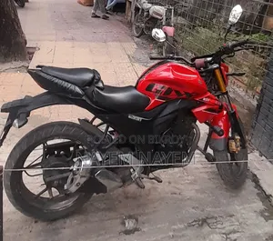 সুজুকি জিক্সার মনোটোন ২০১৭ রেড