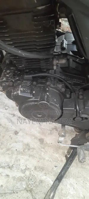 সুজুকি জিক্সার মনোটোন ২০১৭ রেড