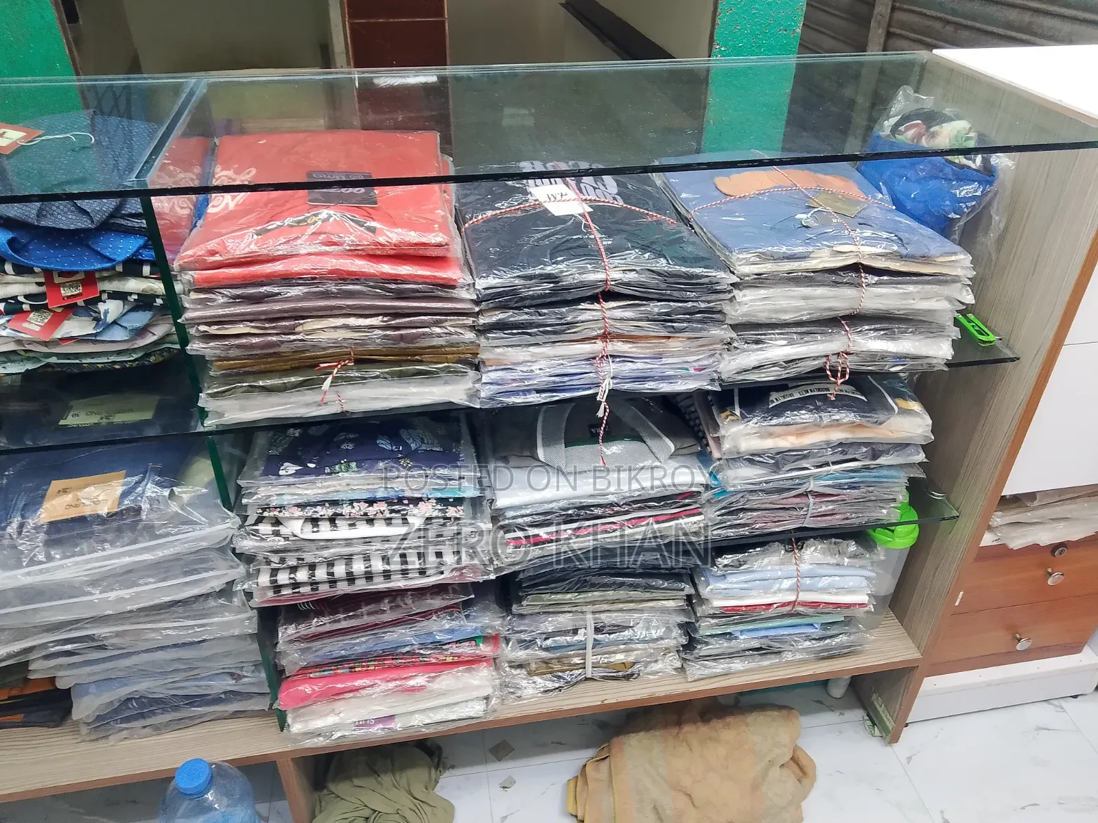 দোকানের আসবাবপত্র বিক্রি