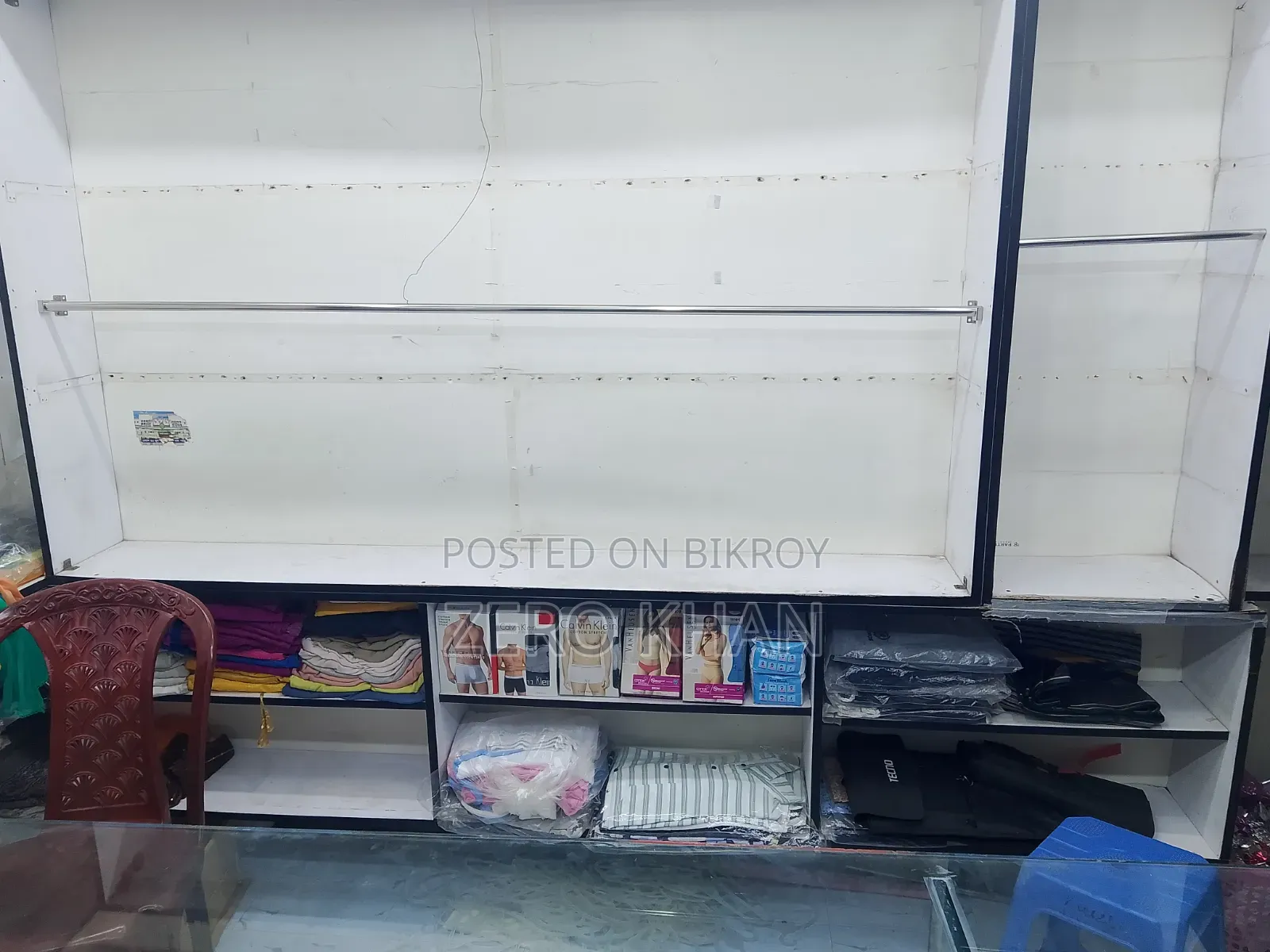 দোকানের আসবাবপত্র বিক্রি