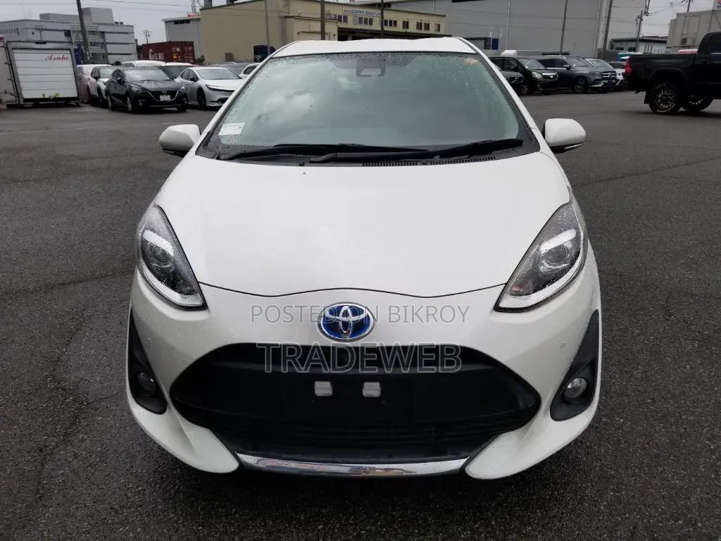 Toyota Aqua 2021 Pearl