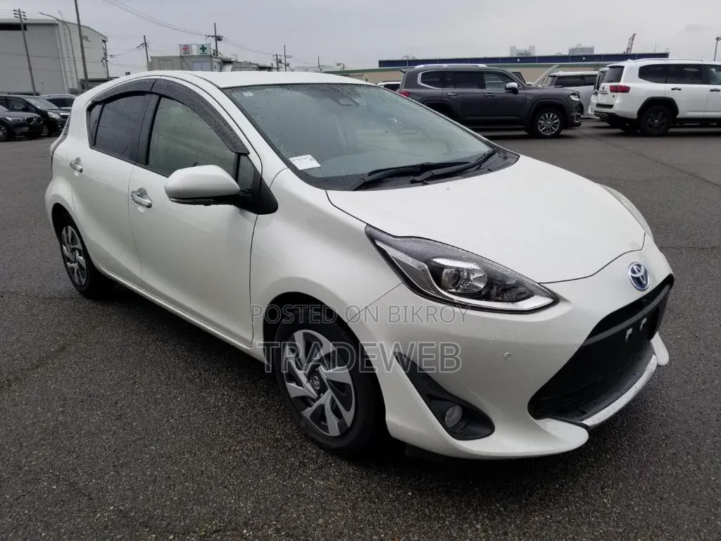 Toyota Aqua 2021 Pearl
