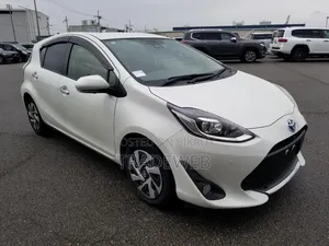 Toyota Aqua 2021 Pearl
