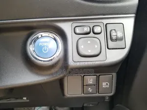 Toyota Aqua 2021 Pearl
