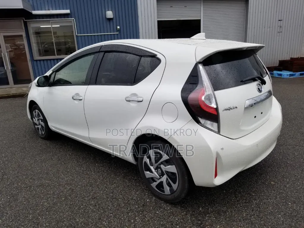Toyota Aqua 2021 Pearl