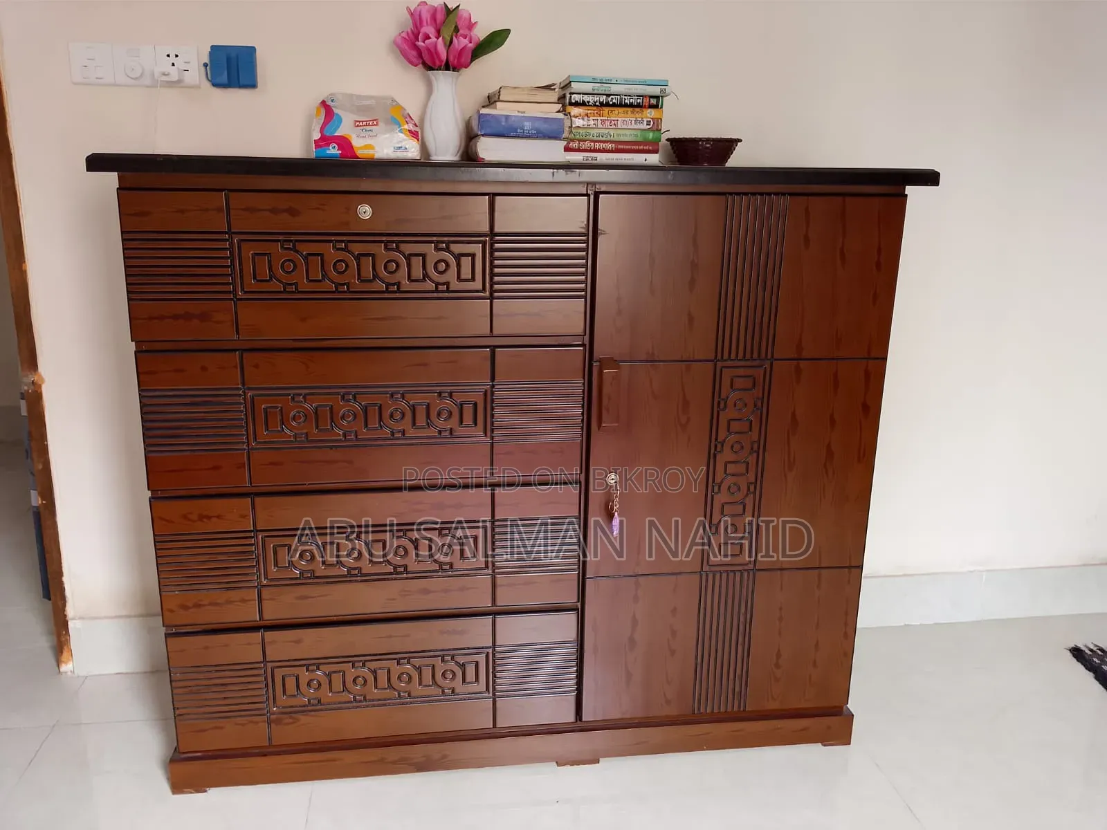 New Almirah, Wardrobe for sale.