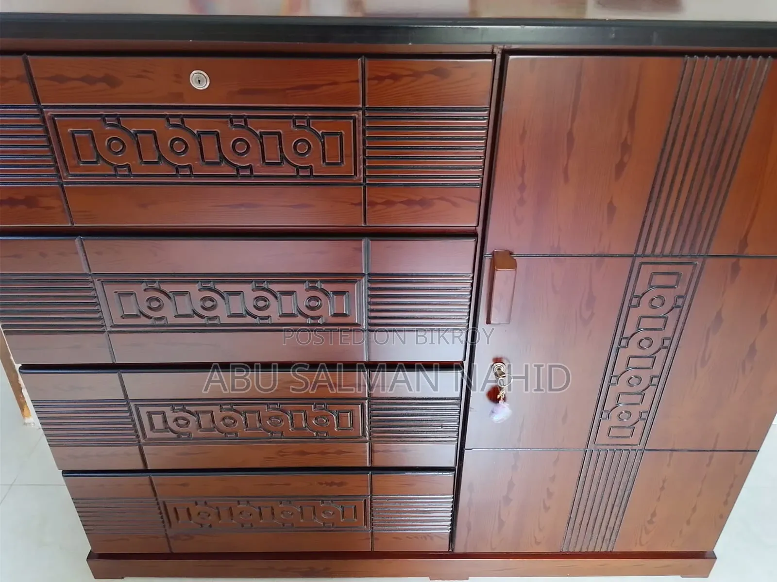 New Almirah, Wardrobe for sale.