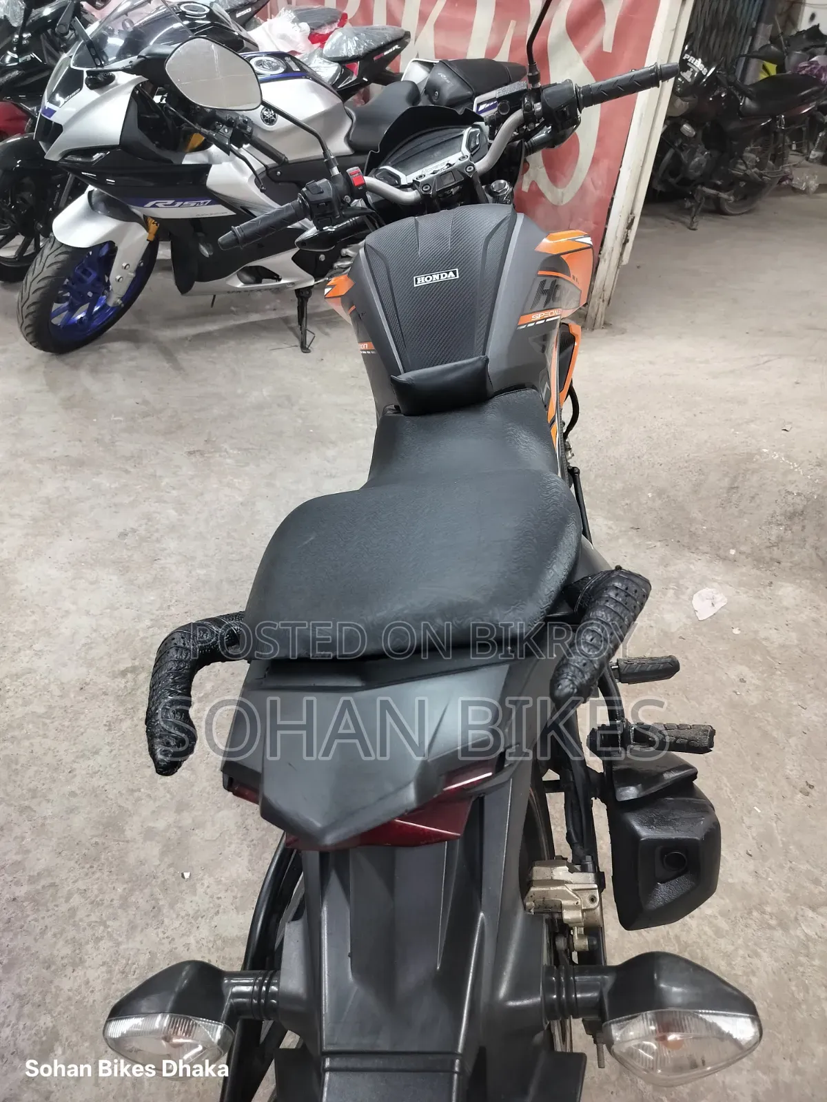 Honda Hornet 2020 Orange