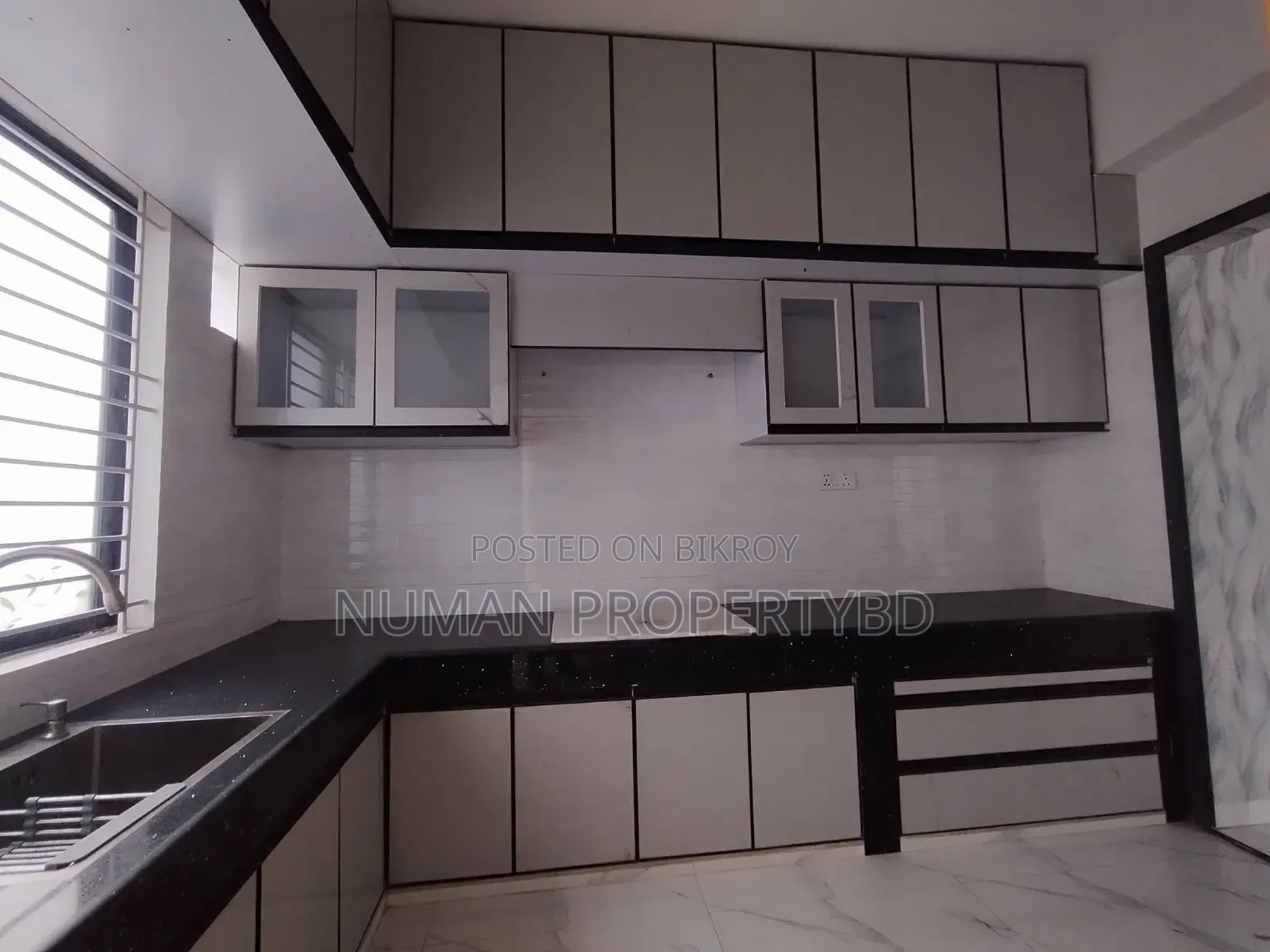 4-bedroom Apartment in Numan Property Bd, Basundhara for Rent