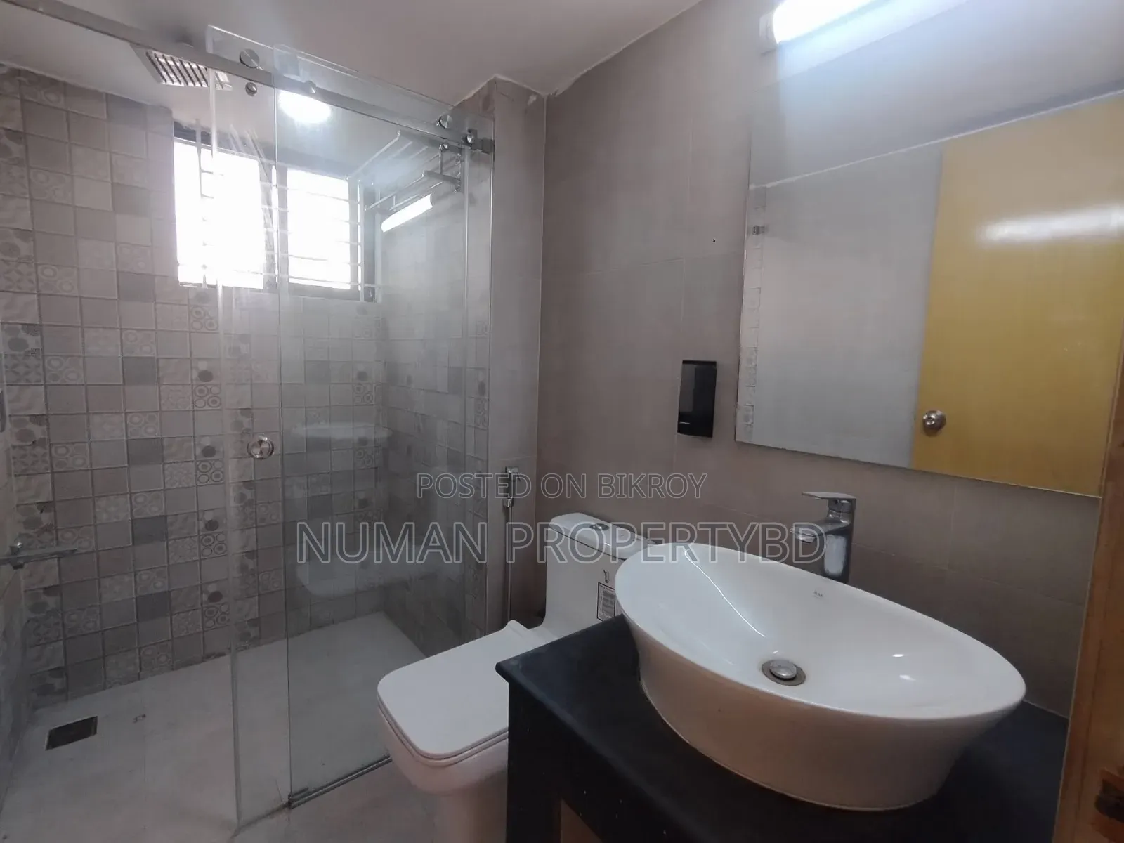 4-bedroom Apartment in Numan Property Bd, Basundhara for Rent