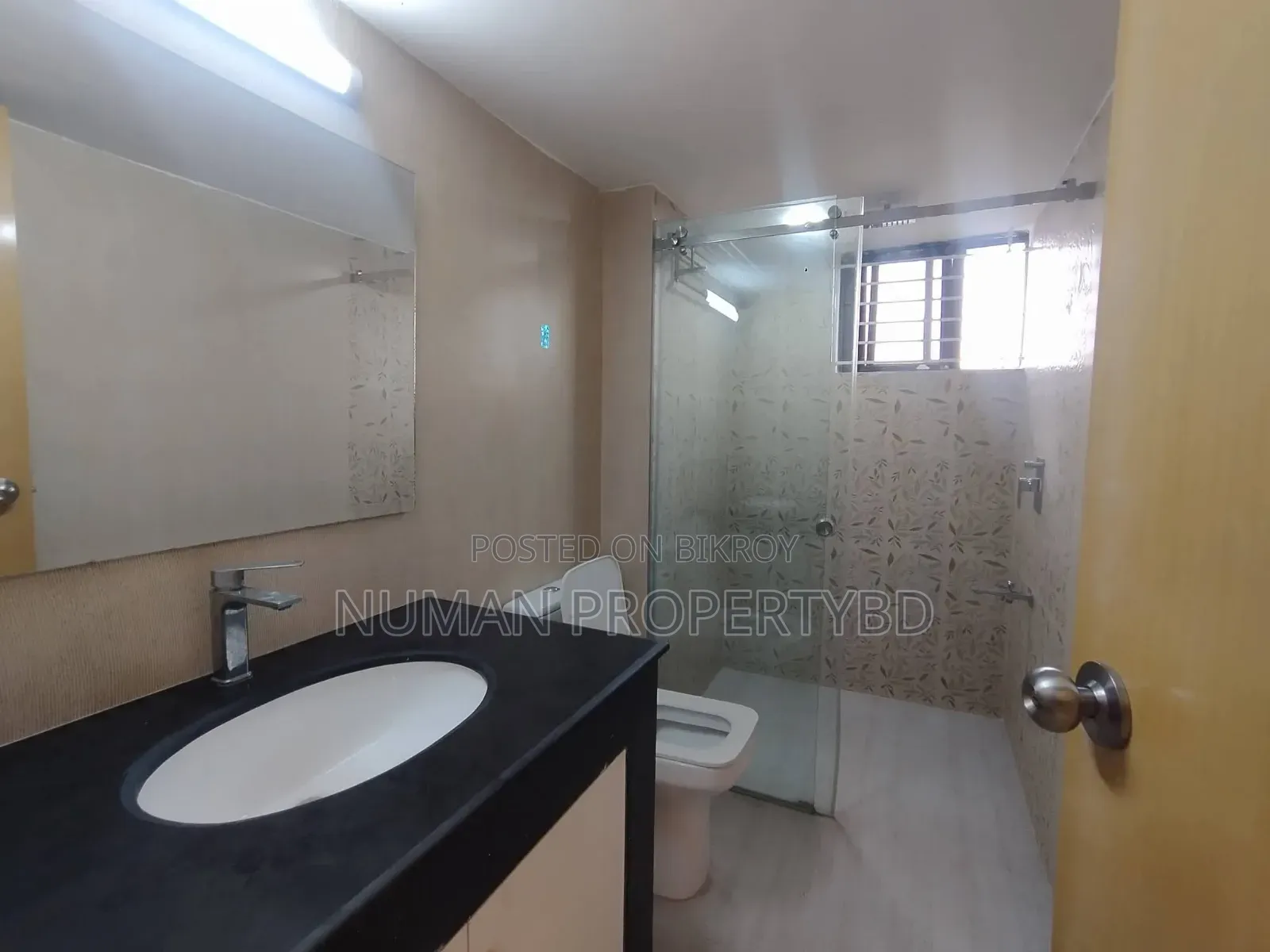 4-bedroom Apartment in Numan Property Bd, Basundhara for Rent