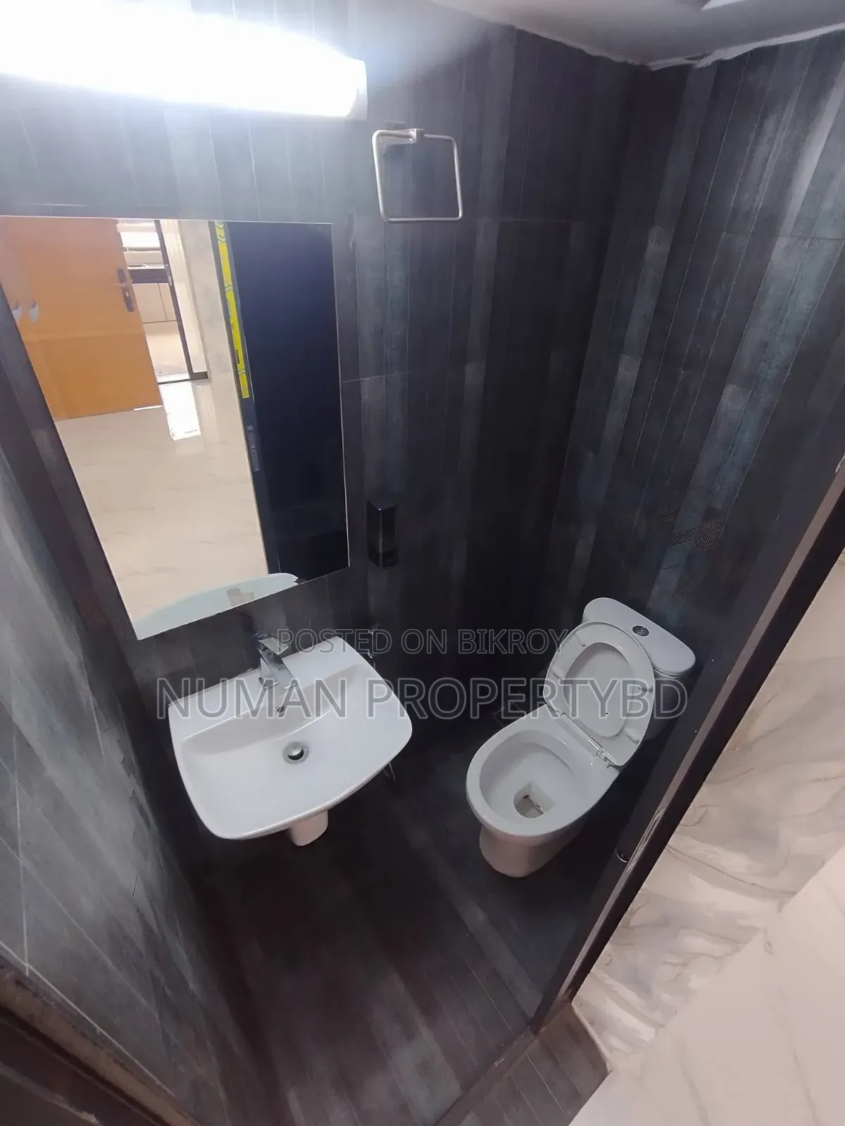 4-bedroom Apartment in Numan Property Bd, Basundhara for Rent