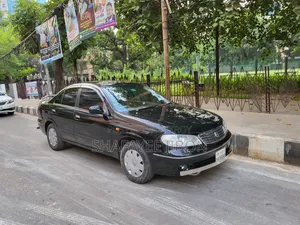 নিসান সানি ২০০৬ কালো