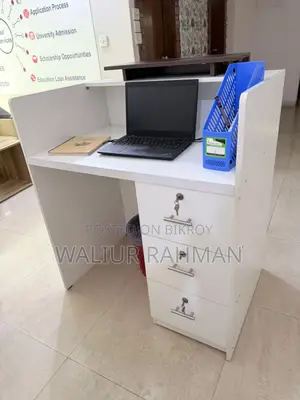 আধুনিক অফিস রিসেপশন ডেস্ক