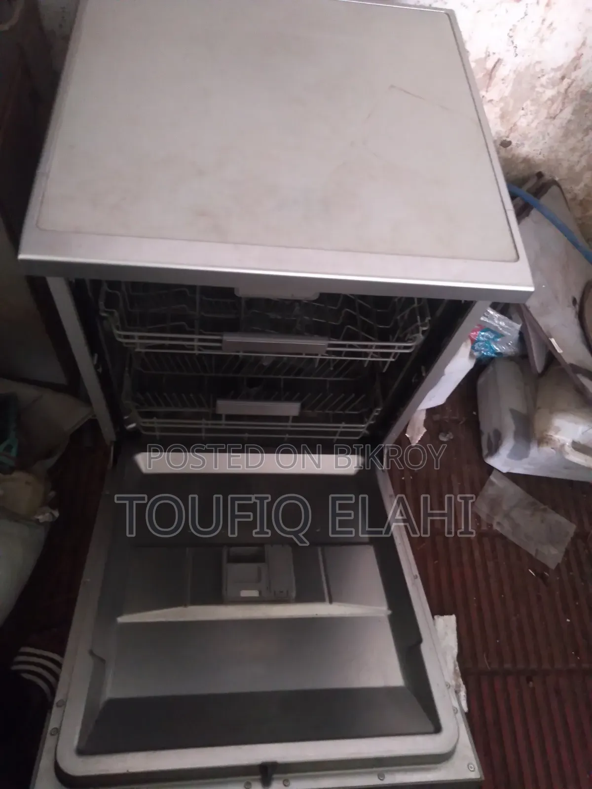 Free-standing Dishwasher