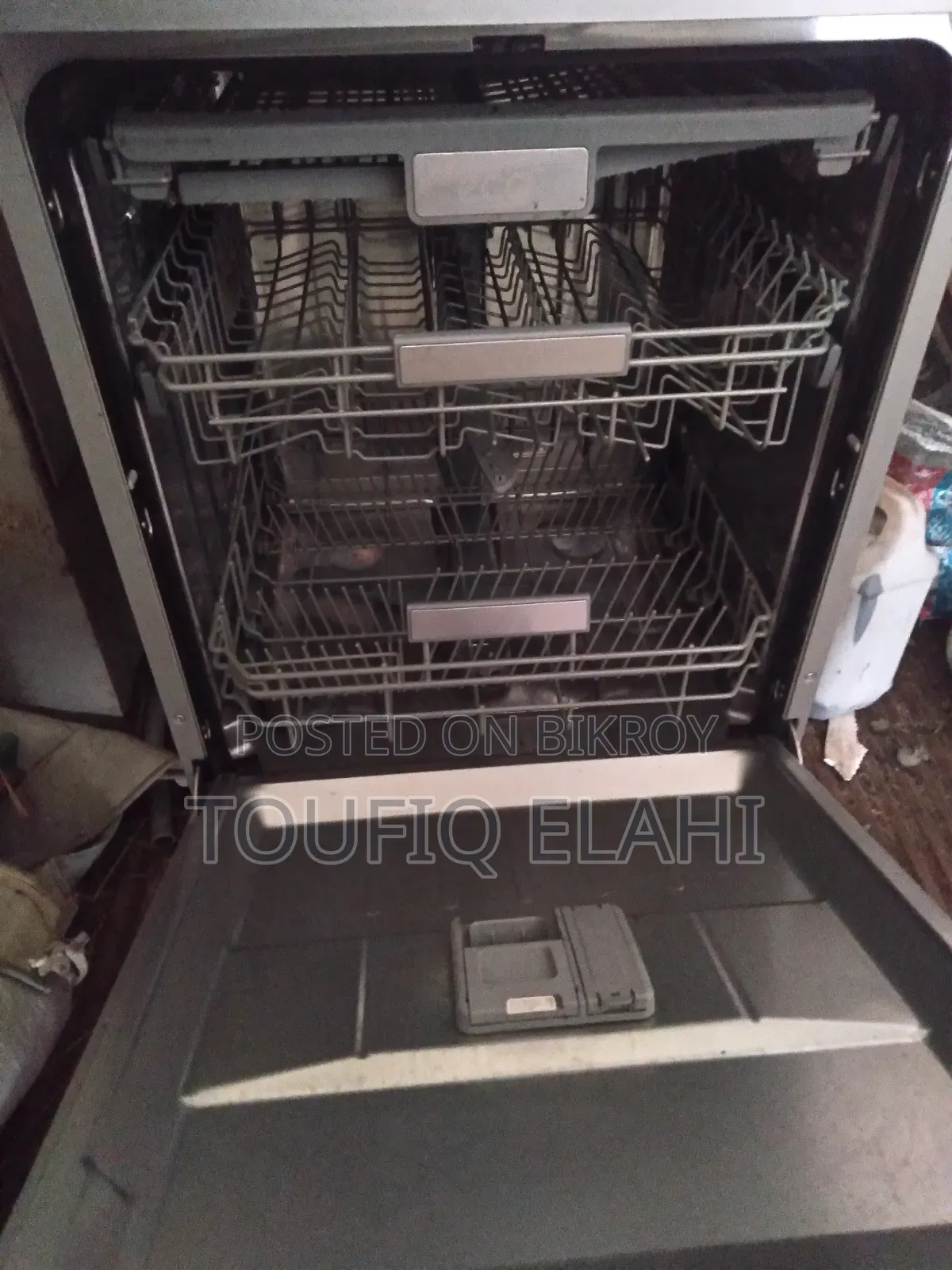 Free-standing Dishwasher
