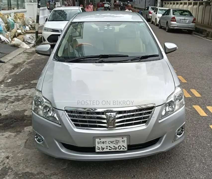 Toyota Premio 2.0 FWD 2013 Silver