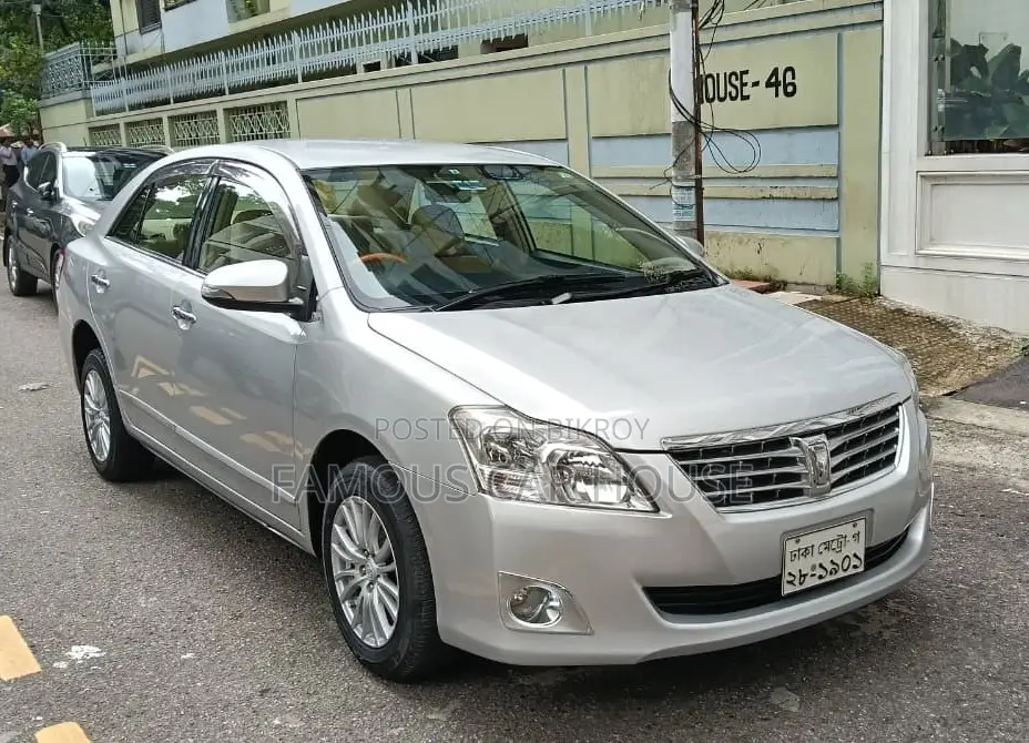 Toyota Premio 2.0 FWD 2013 Silver