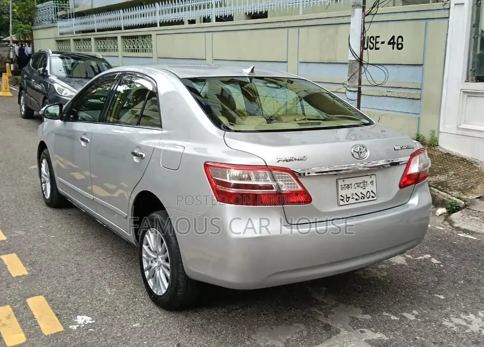 Toyota Premio 2.0 FWD 2013 Silver