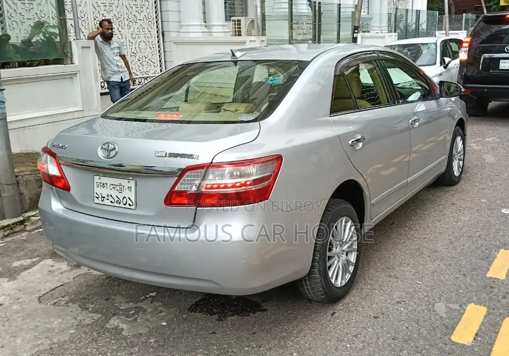Toyota Premio 2.0 FWD 2013 Silver