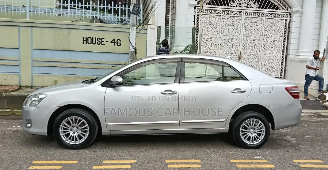 Toyota Premio 2.0 FWD 2013 Silver