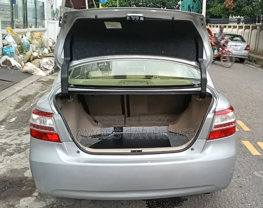 Toyota Premio 2.0 FWD 2013 Silver