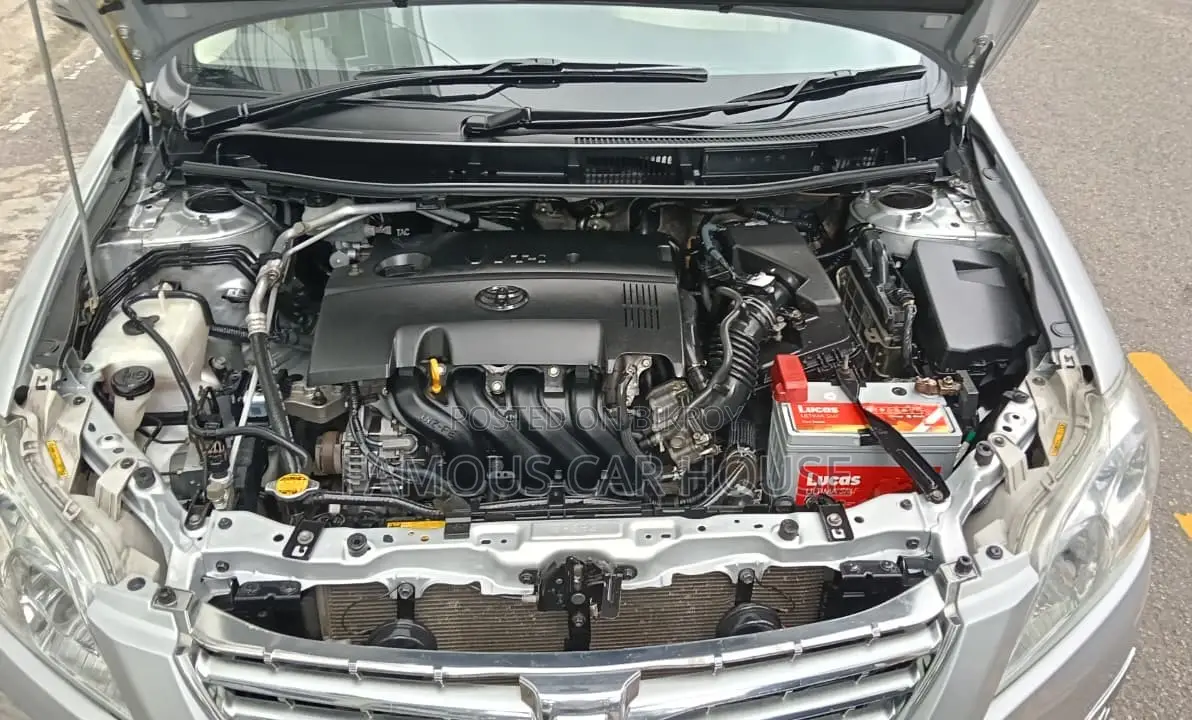 Toyota Premio 2.0 FWD 2013 Silver