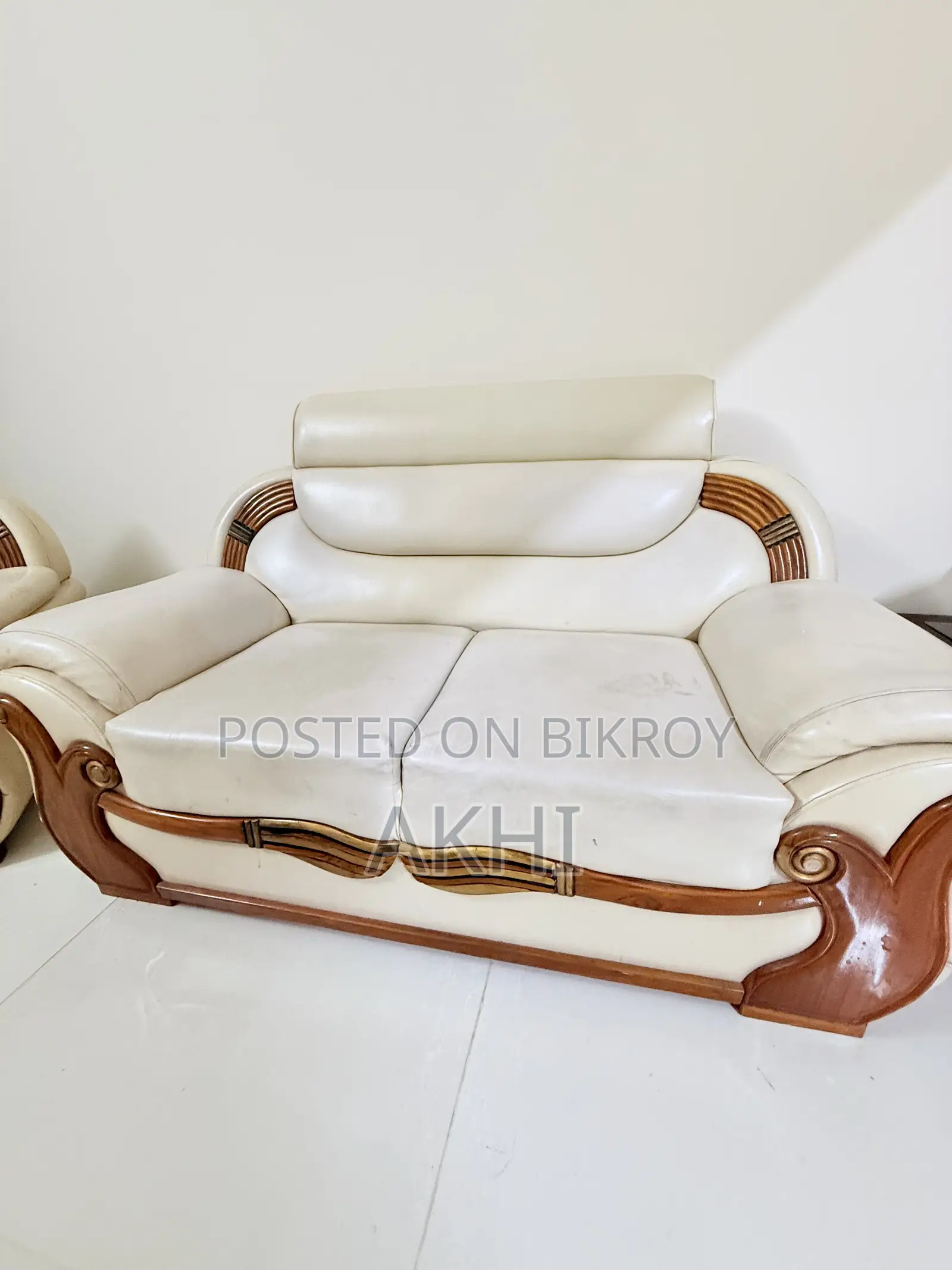 Pure Leather Sofa Set 3 Feet by 2.5 Feet