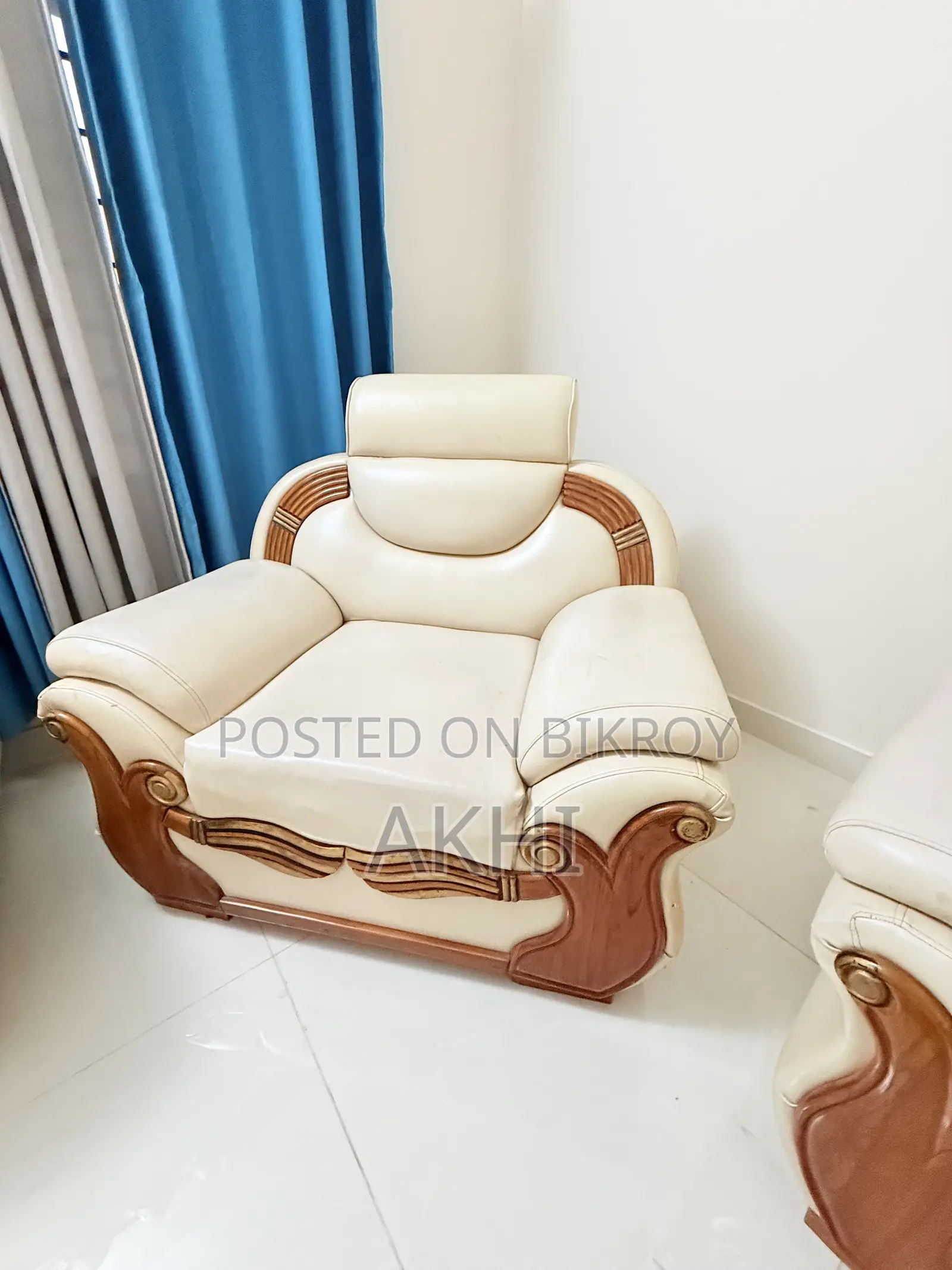 Pure Leather Sofa Set 3 Feet by 2.5 Feet