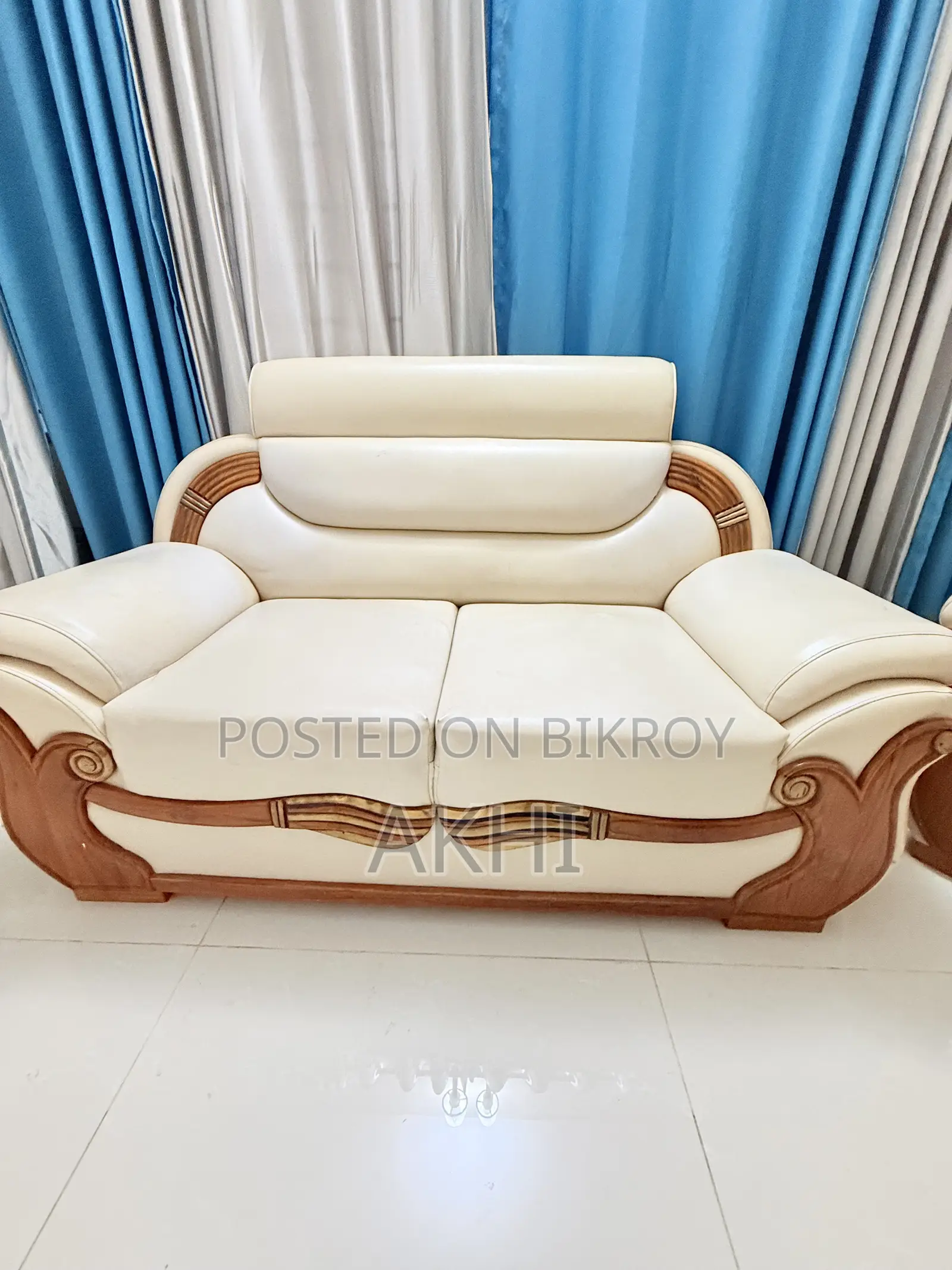 Pure Leather Sofa Set 3 Feet by 2.5 Feet