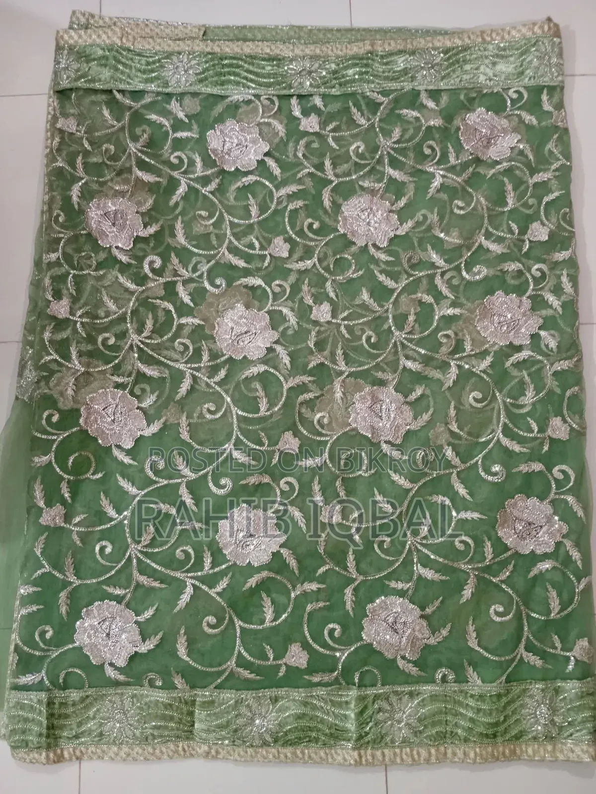 নেটের শাড়িটি সেল করবো