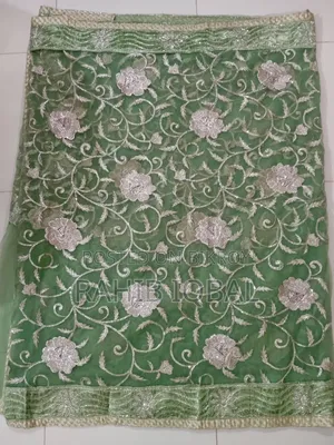 নেটের শাড়িটি সেল করবো