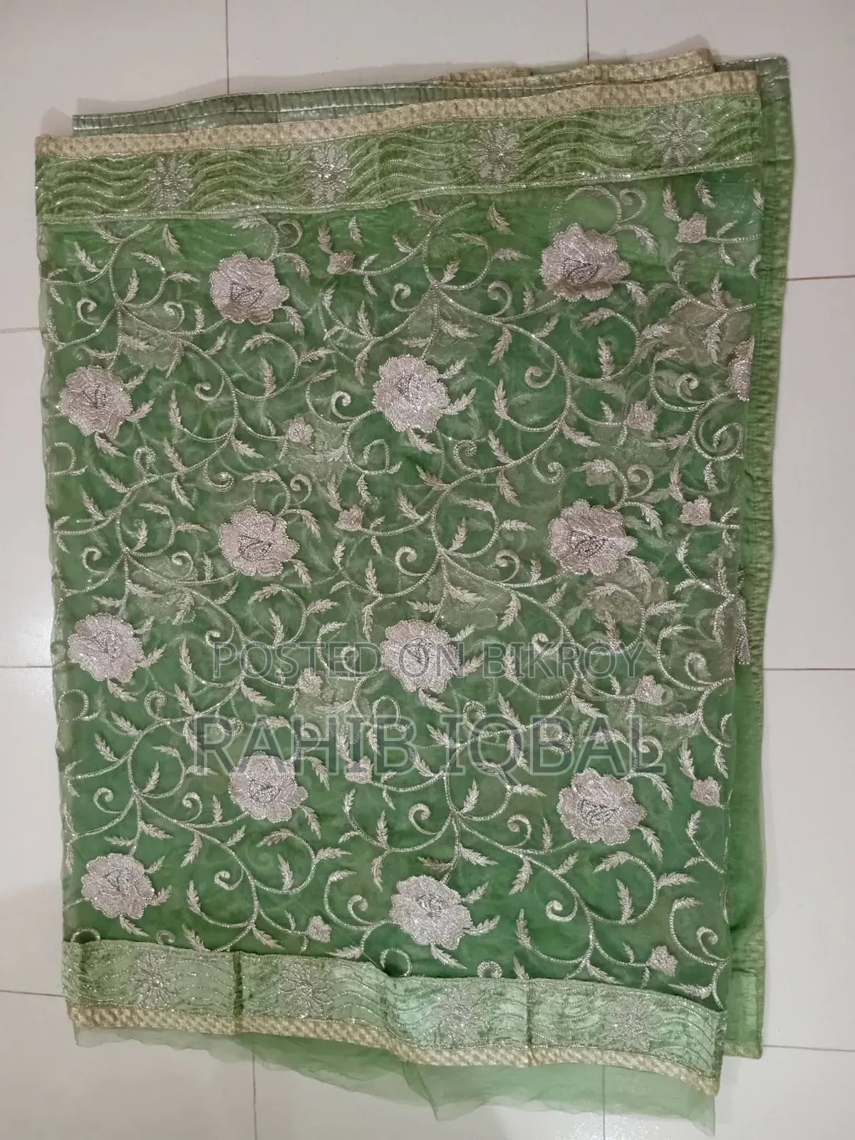নেটের শাড়িটি সেল করবো